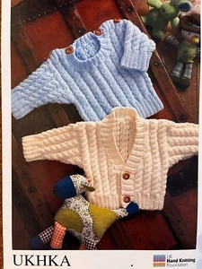 Ukhka Doppelstrickmuster für Babys in Größen 35 1/2-61 cm (14-24 Zoll) - Bild 1 von 1