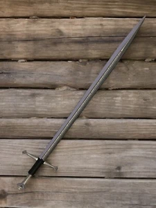 Lord of the Rings - Anduril - 3D Printed prop sword - Picture 1 of 4