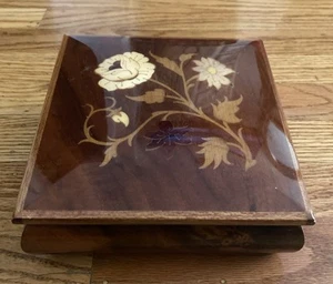 VTG 70’s Italian Inlaid Wood Music Box–“My Favorite Things” Sound of Music COA - Picture 1 of 14