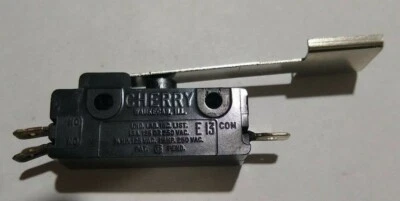 Microinterruptor CHERRY alavanca de dobradiça ação de pressão 15A, 125 ou 250 VCA T5 - Imagem 1 de 4