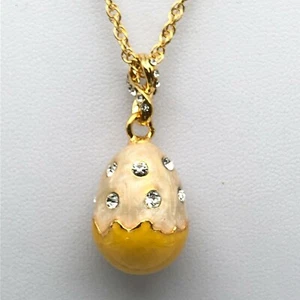 Jaune à pendentif oeuf rose avec cristaux par Keren Kopal - Picture 1 of 5