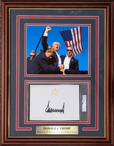 Donald Trump POTUS President Signed Bookplate 18x24 Framed PSA/DNA AUTO - Picture 1 of 5