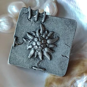 Vintage Edelweiss brooch pin badge. Flower brooch Ballou Reg*d. 14 g. - Picture 1 of 10