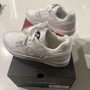 New Airwalk Tony White Sneakers 6.5 M Runs Big - Picture 1 of 7