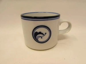 Wacholder von Dansk Tasse Flora, Kreis mit 2 Beeren & Blatt b214 - Bild 1 von 2