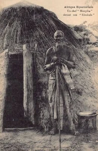 Malawi - A Manyika (spelled Munyika) chief in front of his Kisukula (hut) - Publ - Picture 1 of 2