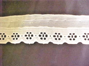 Borde de encaje blanco 1-1/4" de ancho 25+ yardas bordado festoneado y borde recto - Imagen 1 de 2