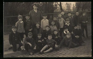 Foto-AK Worms, Wormser Stadtkinder ca. 1920  - Picture 1 of 2