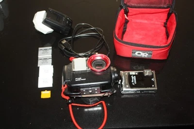 Olympus uTough-8000 12MP underwater camera PT-045 Water Proof housing + extras - image 1 of 4