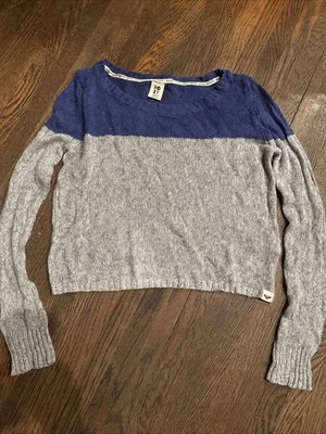 Suéter Roxy Niñas Tejido Suelto Talla Pequeña Azul y Gris Usado en Excelente Condición Foto 1 de 4