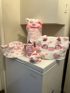 Aphmau MeeMeow Strawberry Milk Cow Bundle - Picture 1 of 2