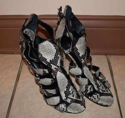 Tacones con estampado de serpiente Ivanka Trump - Talla 9M Foto 1 de 4