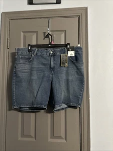 Womens Lee 8” Bermuda Deep Blue Shorts New Size 22W - Picture 1 of 10
