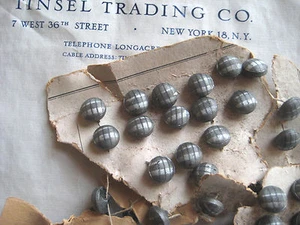 Vintage antike schwarz karierte Glasknöpfe Dutzend Puppe - Bild 1 von 1