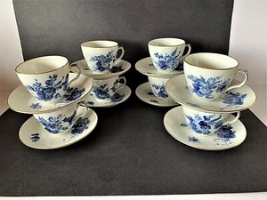 8 VINTAGE ROYAL COPENHAGEN "BLUE FLOWER" w/ GOLD TRIM CUPS & SAUCERS - 1965 - Picture 1 of 7