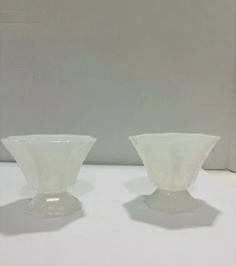 Vintage Anchor Hocking Harvest Grape White Milk Glass Large Footed/Pedestal Bowl - Picture 1 of 5