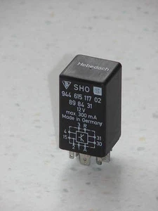 Porsche 944 Turbo - Sunroof Relay - Part No. 944.615.117.02 - Foto 1 di 8