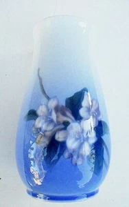 FINE VINTAGE 1948 BING & GRONDAHL PORCELAIN JASMINE VASE - Picture 1 of 6