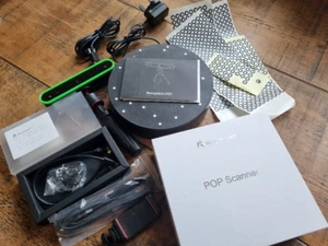 REVOPOINT POP 3D SCANNER HAND HELD TRIPOD + TURNTABLE - Afbeelding 1 van 9