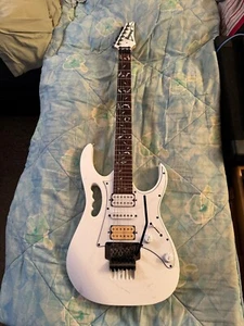 Ibanez JEMJR-WH Steve Vai Signature with Rosewood Fretboard 2015 - 2017 - White - Picture 1 of 7