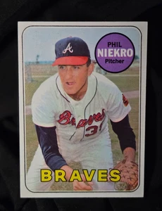 1969 Topps Atlanta Braves Phil Niekro #355 MLB Hall of Famer - Picture 1 of 2