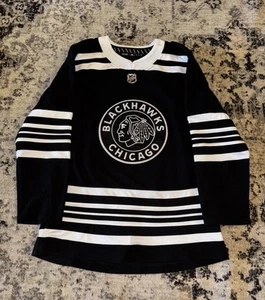 Adidas Chicago Blackhawks Jersey Size 44 Black White Winter Classic Oreo GC7072 - Picture 1 of 11