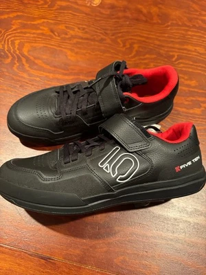 Zapato de bicicleta de montaña Adidas Five Ten 5.10 Hellcat para hombre talla 9 FW3756 negro rojo nuevo con etiquetas Foto 1 de 4
