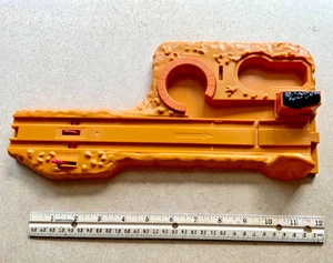 THOMAS THE TRAIN & FRIENDS TOMY VINTAGE 2006 WATER TOWER BASE PLATFORM TRACK - Picture 1 of 3