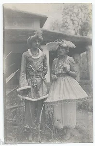 BM317 Carte Photo vintage card RPPC Indochine Type traditionnel déguisement - Picture 1 of 1