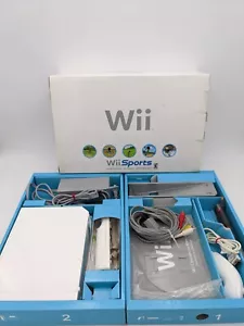 Console Nintendo Wii RVL-001 bianca quasi completa senza gioco funzionante! - Foto 1 di 14
