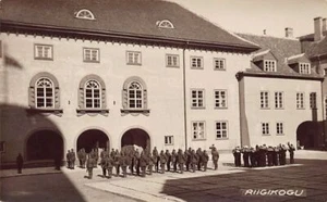 Estonia - TALLINN - The Changing of the Guard in Parliament - REAL PHOTO - Publ. - Picture 1 of 2