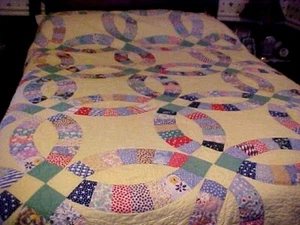 VTG Double Wedding Ring Quilt - Picture 1 of 7