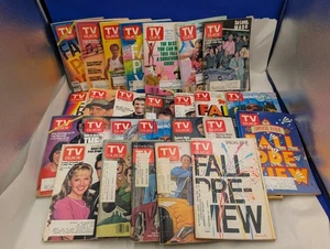 26 TV Guide Magazine 1970's 80's MASH Elvis Olympics Fall Preview Archie Fonzie  - Imagen 1 de 20