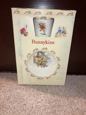 Royal Doulton Bunnykins Kinder 3-teiliges Geschirrset Teller Schale Becher England Ostern - Bild 1 von 2