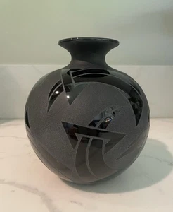 Steven Correia 1984 Art Deco Black Glass Vase Signed Numbered 95/200 No Chips - Picture 1 of 6