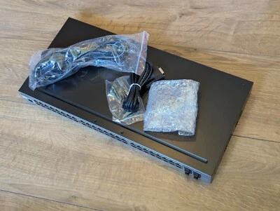 D-Link DGS-1510-52 managed 52-port gigabit network switch + rack mounts - Image 1 of 4