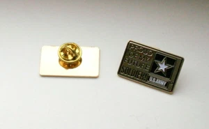 2 US Army Brass Parents Lapel Pins New NOS Proud Of My Future Soldier! Enlisted - Bild 1 von 2
