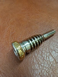 #4 M&H Trompete graviert Doppelschale Mundstück M&H Boquilla Para Trompete #4 - Bild 1 von 4