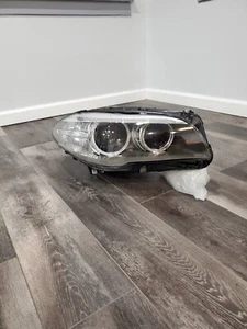 2014-2016 BMW 5-Series F10 Right Headlight LCI xenon - Picture 1 of 18