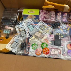 Paquete de suministros y accesorios de JCC Pokemon - Imagen 1 de 16