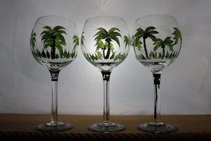 Kokosnuss Palme HANDBEMALTE Weingläser 16 Unzen Schwarzer Rand 3er Set - Bild 1 von 4