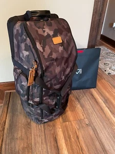 TUMI Pinehurst Collapsible Wheeled Soft Duffel Extra Large Khaki Camo - Picture 1 of 11