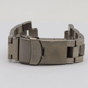 SEIKO Genuine Band Men's Wrist Watch Parts Silver Color Titanium approx. 23mm - Picture 1 of 3