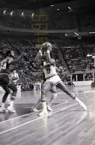 Randy Smith #9 - 1976 Detroit Pistons @ Buffalo Braves - Vtg NBA Negative - Picture 1 of 2