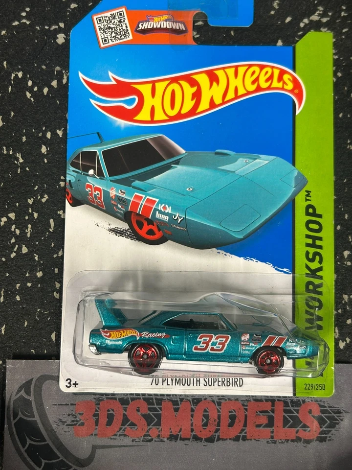 Hot Wheels Showdown Aston Martin 1:64 Car - Red (DHR16)