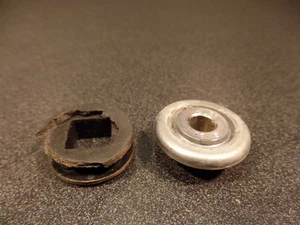 1978 78 YAMAHA SR500 SR 500 FRONT TURN SIGNAL MOUNT GASKET (B) - Picture 1 of 12