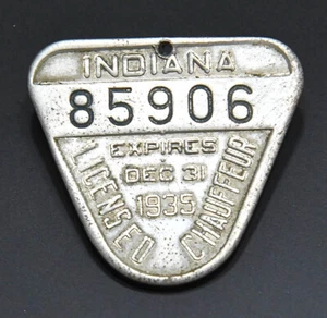 VINTAGE 1935 METAL INDIANA CHAUFFEURS LICENSE LAPEL PIN TAG - Picture 1 of 3