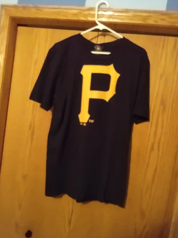NWT Pittsburgh Pirates MLB Genuine Merchandise T-Shirt Mens L Throwback🏴‍⚾🦜🏏 Cover