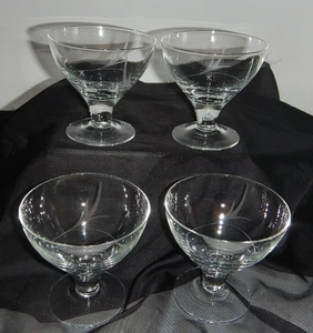 4 postres de helado de cristal de colección - 6 oz - 3,5" de alto - estrellas y hierba grabados - Imagen 1 de 5