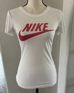 Nike Damen Slim Fit T-Shirt Größe XS Weiß Rundhals Kurzarm "Just Do It" - Bild 1 von 5
